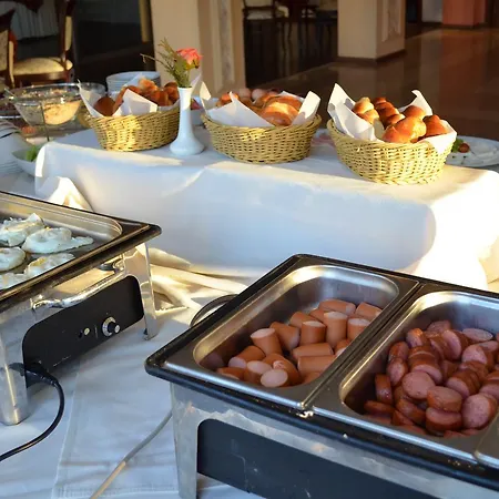 班基雅宫酒店 4*